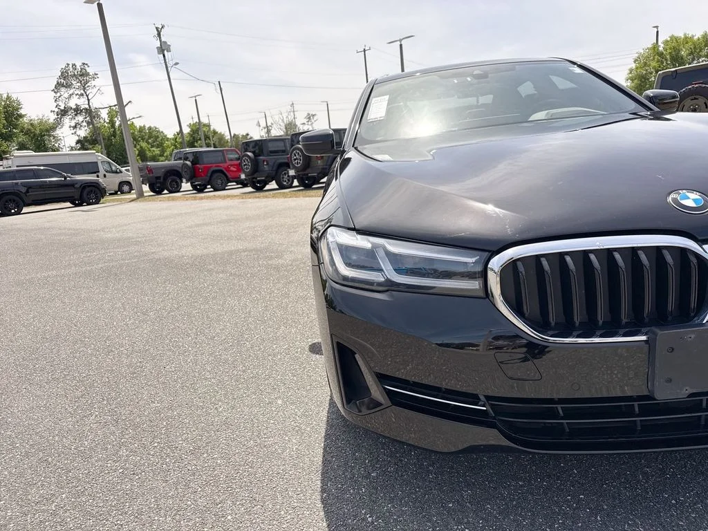 Used 2023 Jet Black BMW 530i xDrive image 9