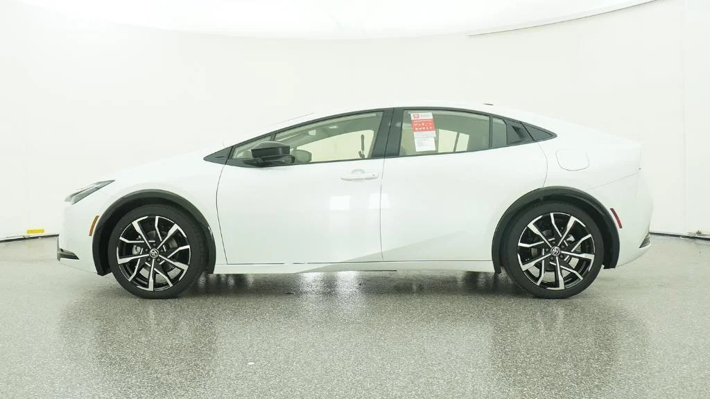 New 2026 Wind Chill Pearl Toyota XSE image 16