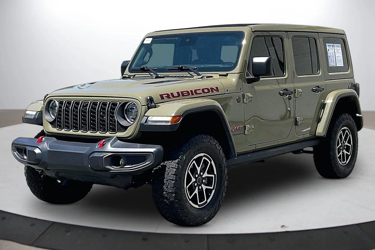 Certified Used 2025  Jeep Rubicon image 4