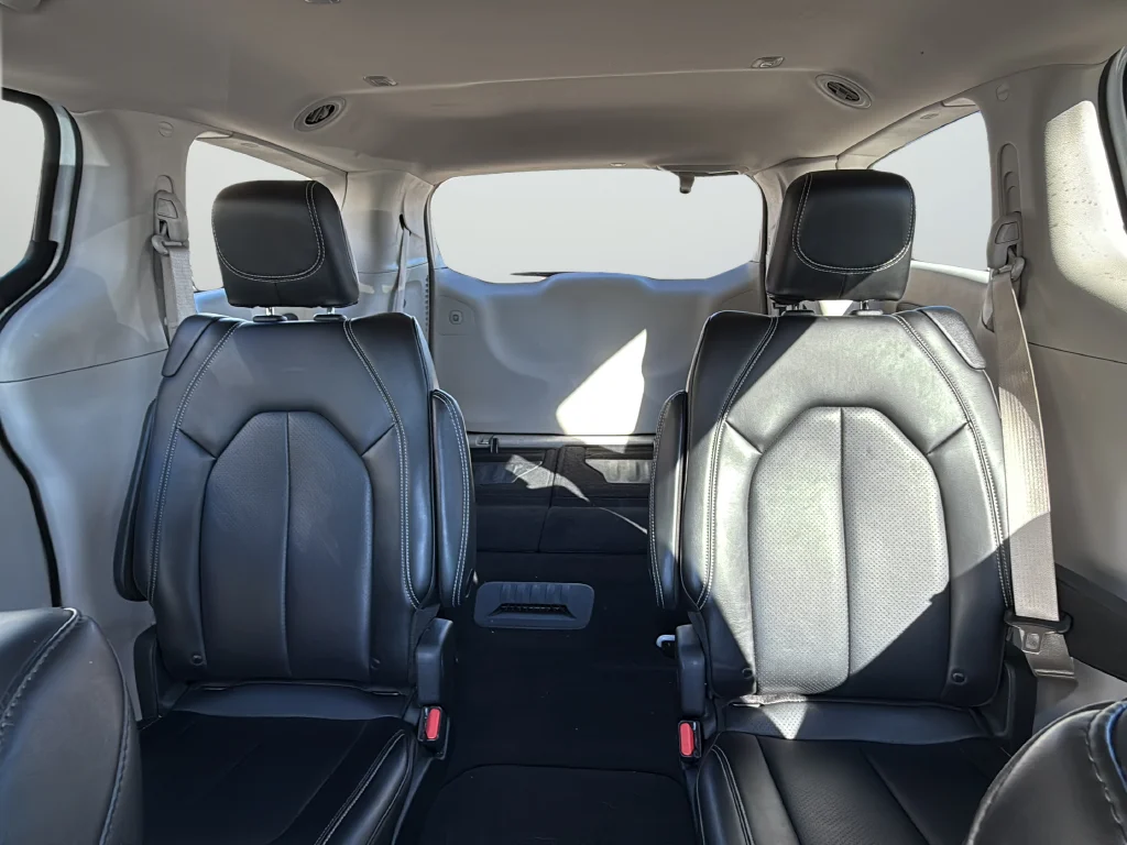 Used 2023 White Chrysler Touring L image 22
