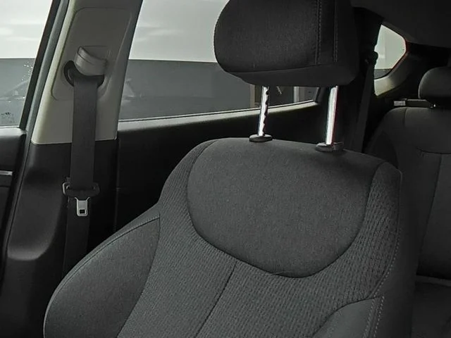 Used 2023 Silver Hyundai SEL image 39