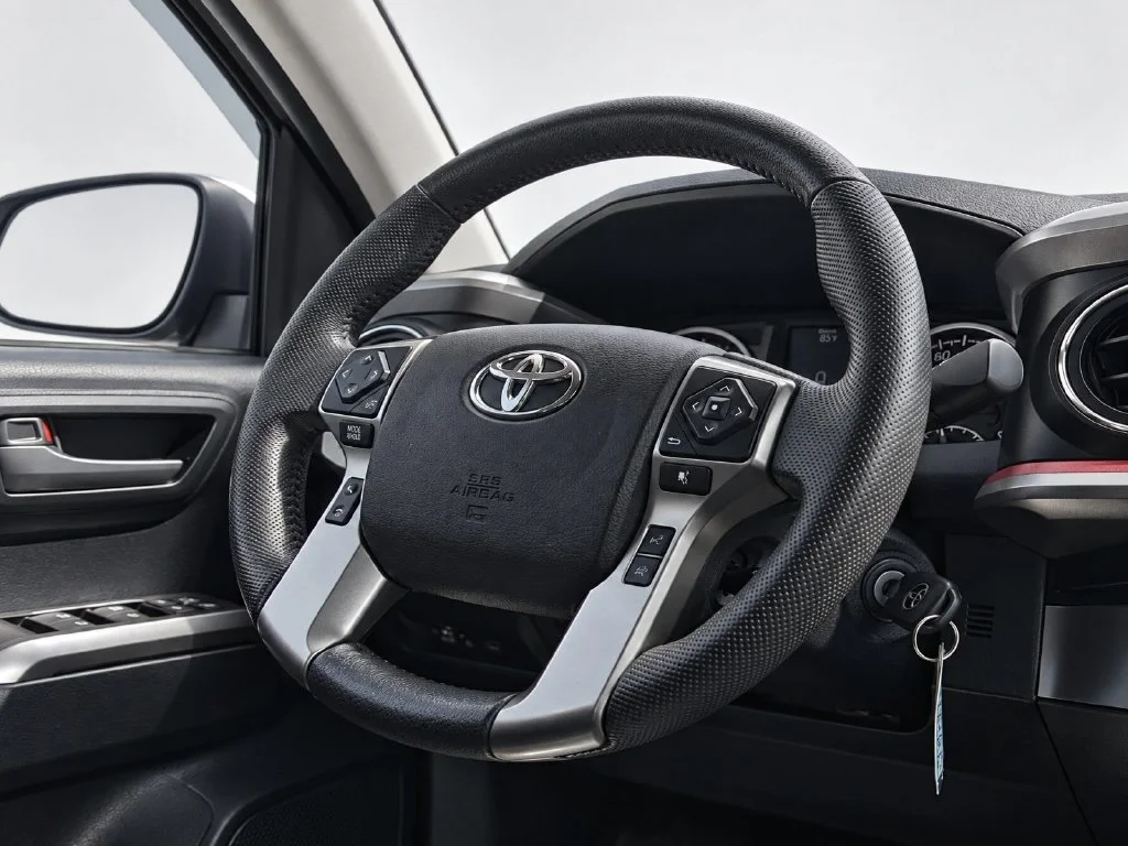 Used 2021 White Toyota SR5 image 28