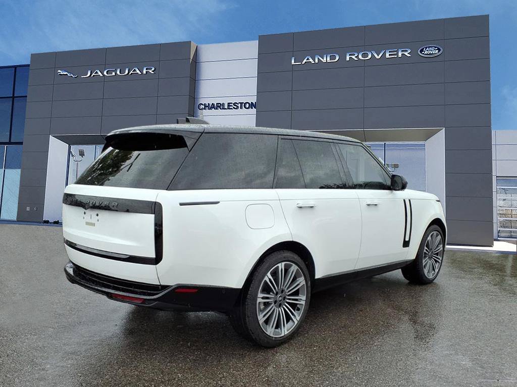 Used 2025 Ostuni Pearl White Premium Metallic Land Rover SE image 5