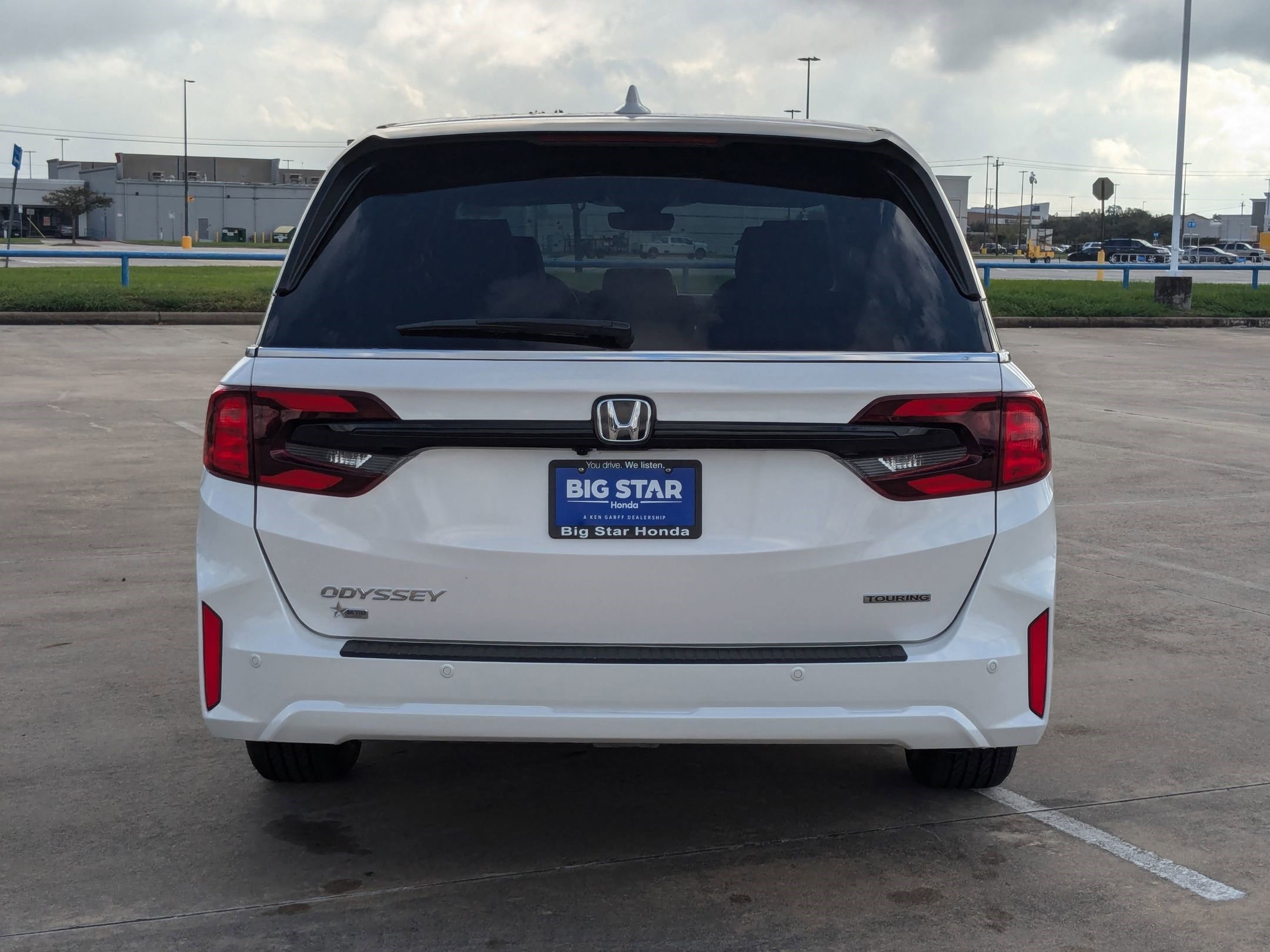 New 2026 Platinum White Pearl Honda Touring image 5