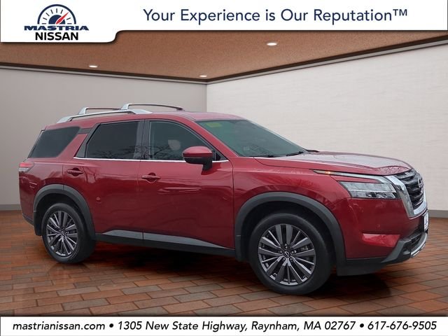 2023 Nissan Pathfinder SL 4WD's photo