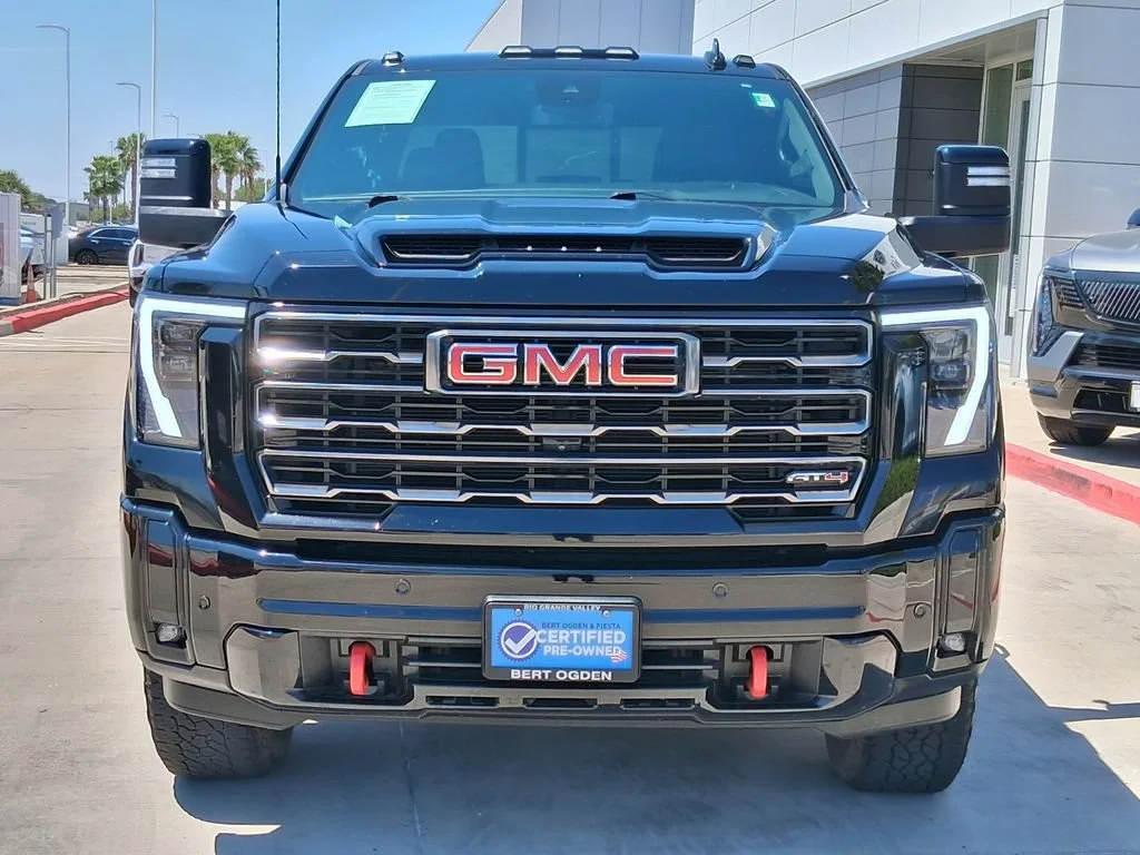 Used 2025 Onyx Black GMC AT4 image 2