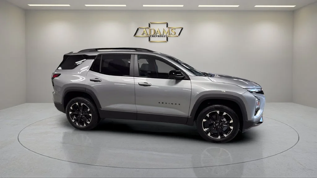 2027 Chevrolet Equinox RS - Photo 8