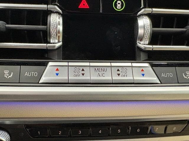 Used 2022 White BMW xDrive40i image 40
