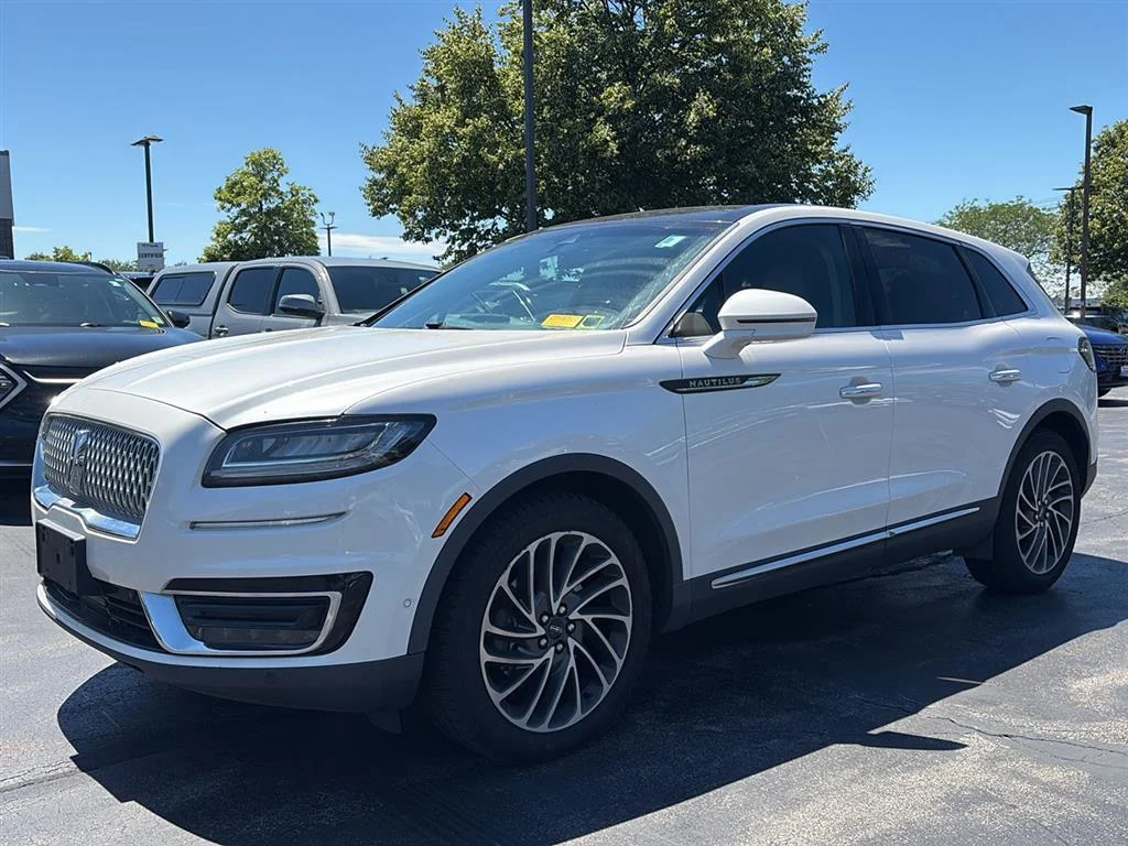 Used 2019 White Platinum Tri-Coat Lincoln Reserve image 15