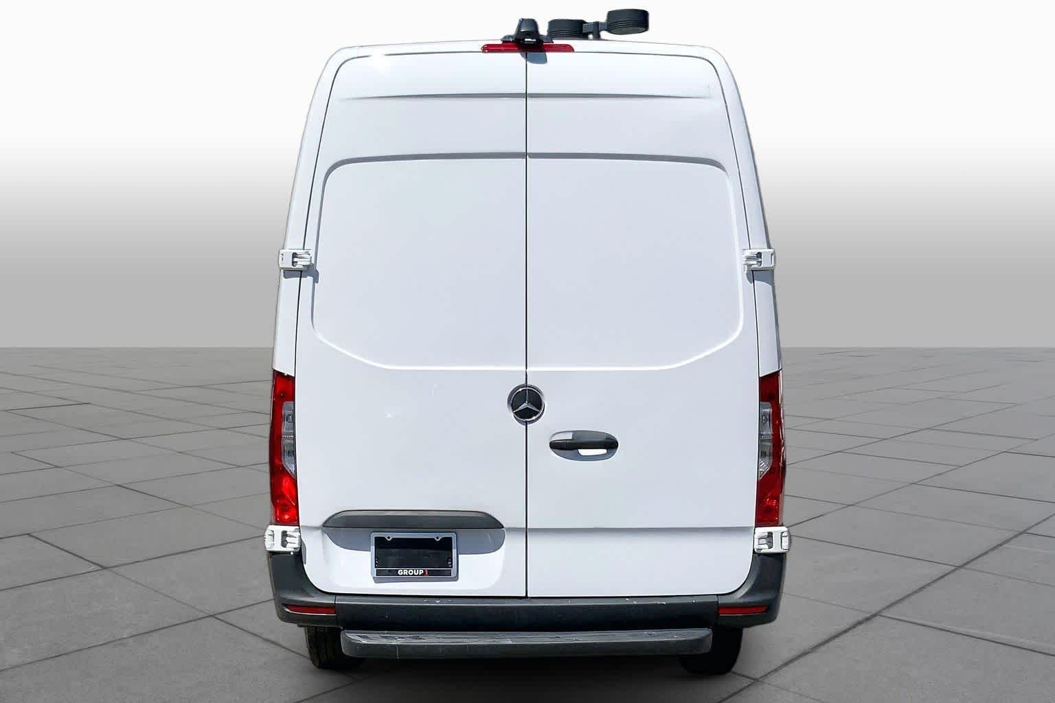 Used 2022 Arctic White Mercedes-Benz  image 5