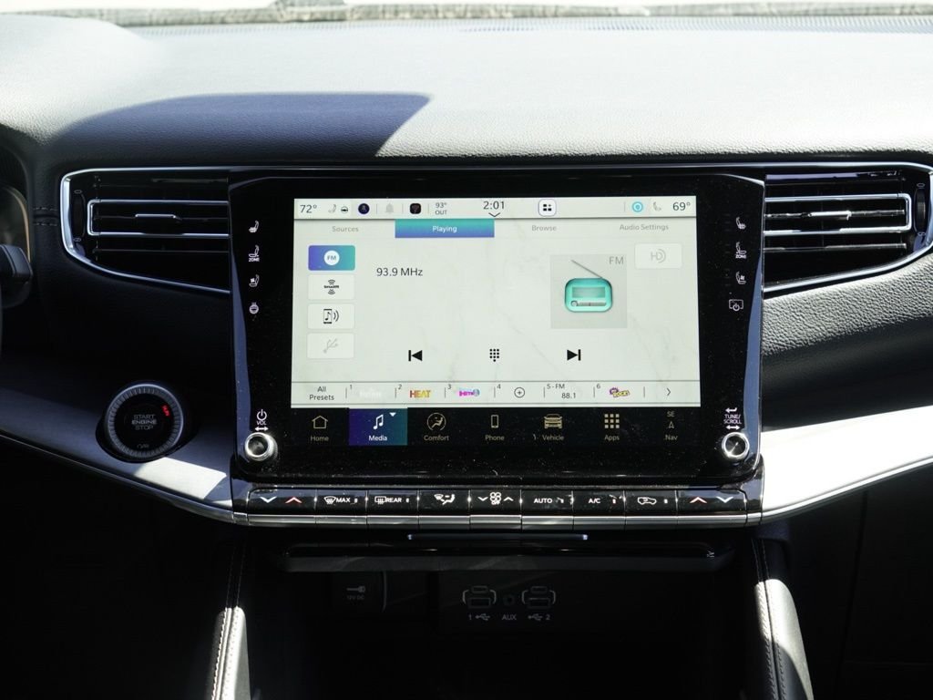 New 2026 Bright White Clear-Coat Exterior Paint Jeep  image 25