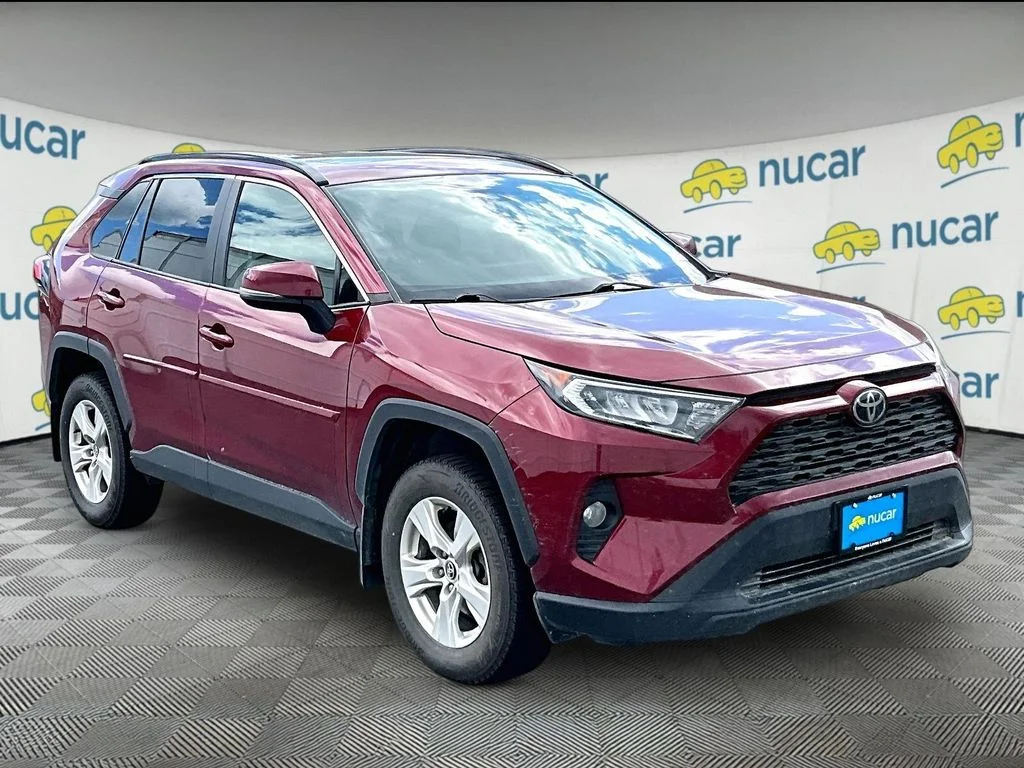 Used 2020 Pearl Toyota XLE image 1