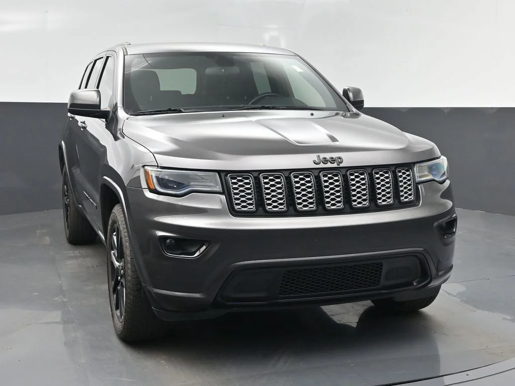 Used 2021 Gray Jeep Laredo X image 21