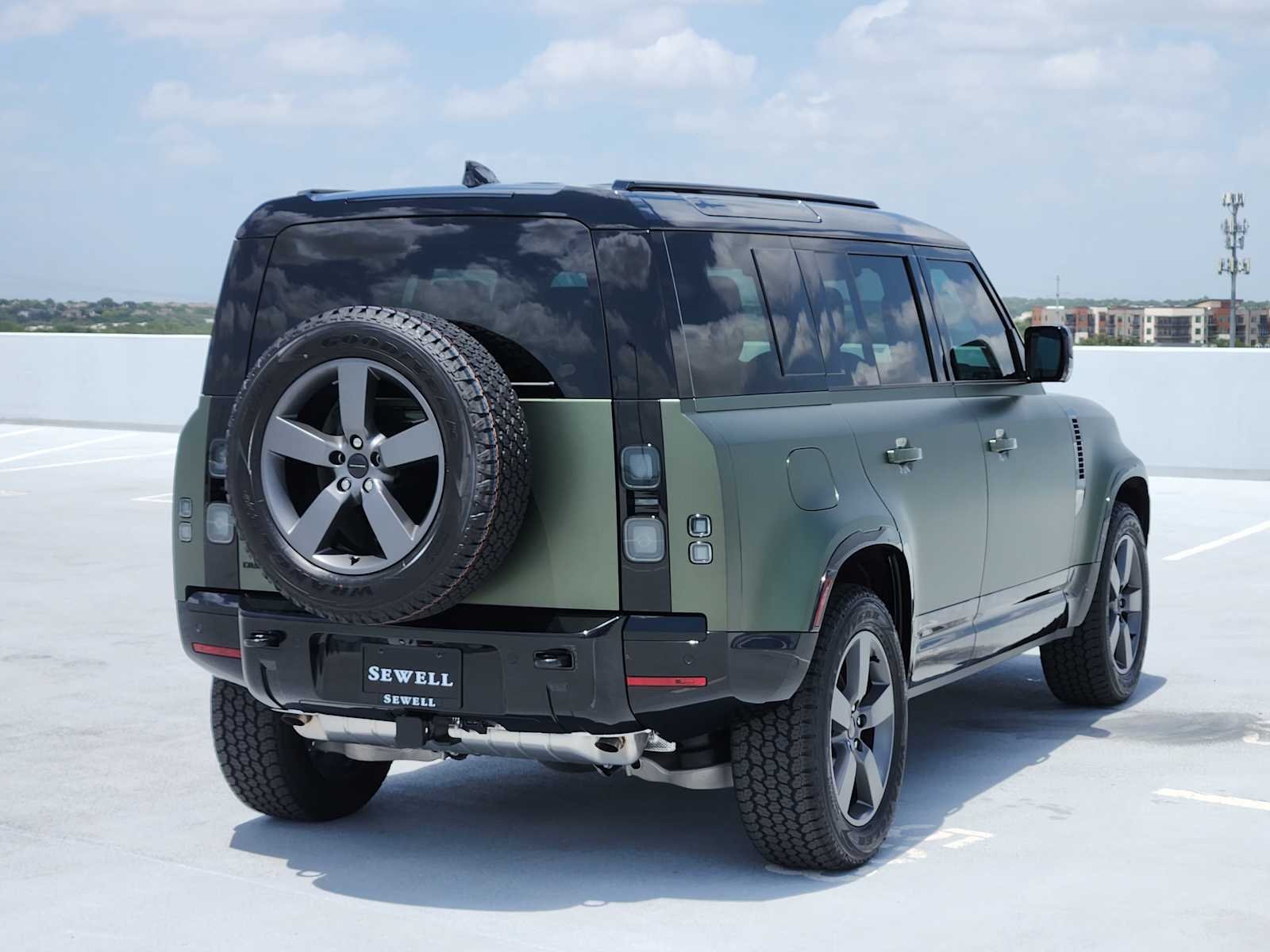 New 2026 Woolstone Green LAND ROVER X-Dynamic SE image 5