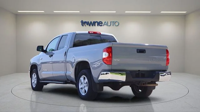 Used 2019 Gray Toyota SR5 image 4