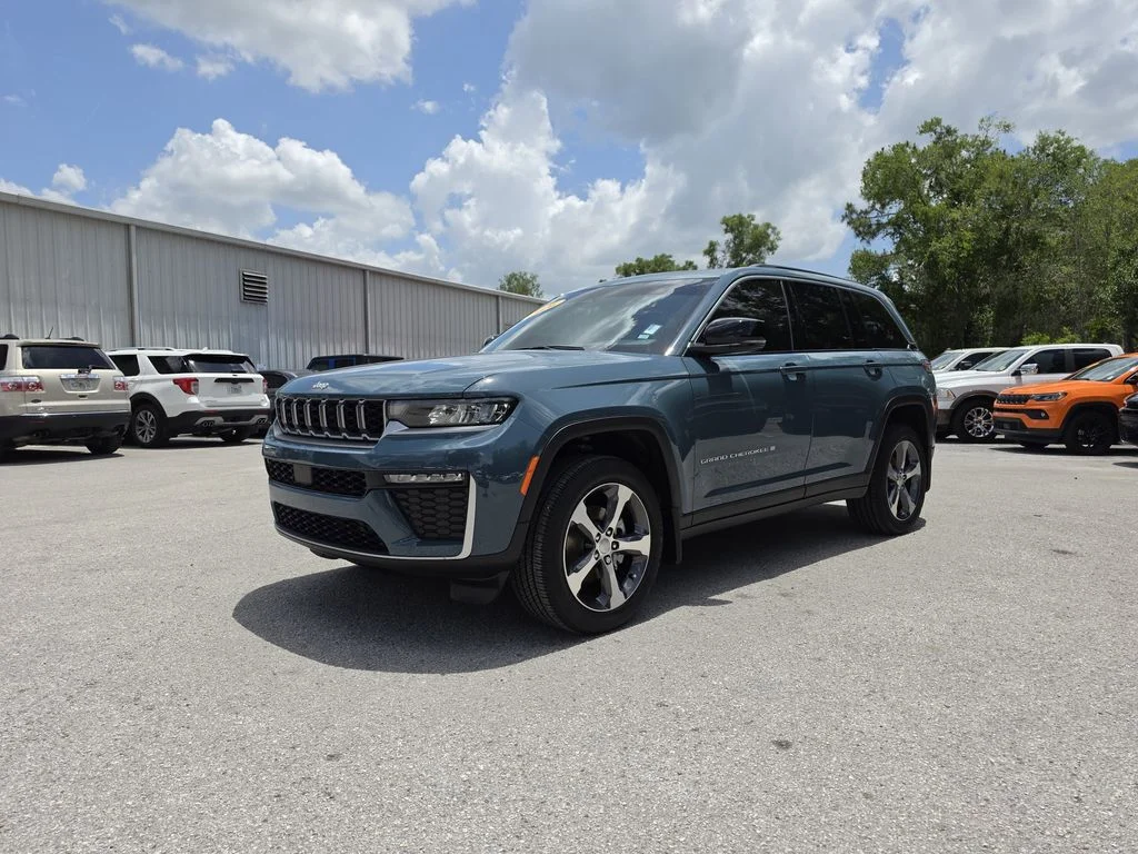 New 2026 Steel Blue Exterior Paint Jeep Limited image 2