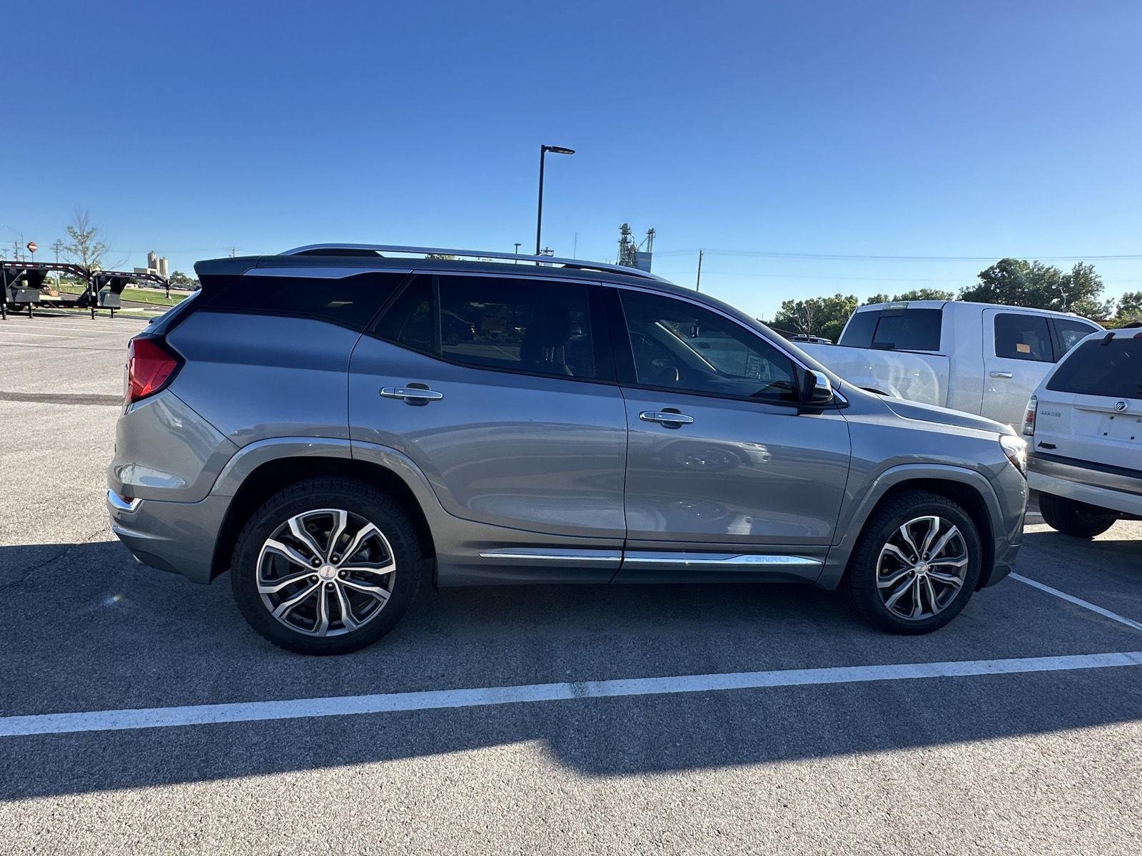 Used 2019 Graphite Gray Metallic GMC Denali image 4