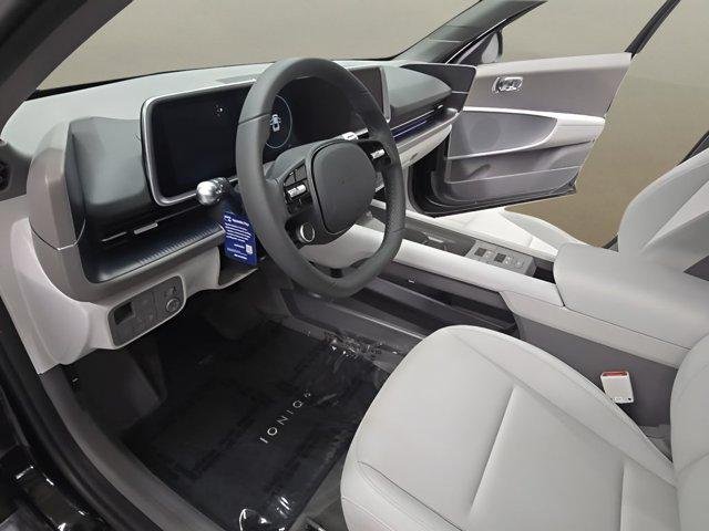 New 2025 Black Hyundai SEL image 12