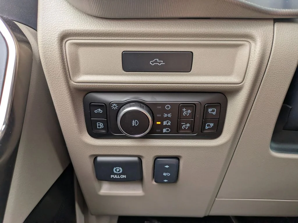 New 2026 Carbonized Gray Metallic Ford Platinum image 30