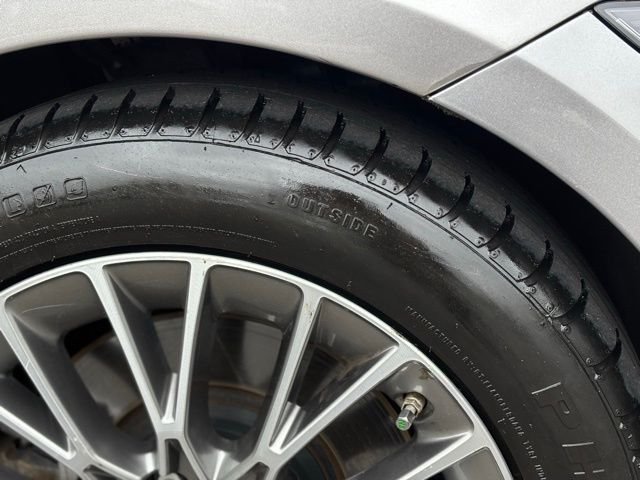 Used 2021 Silver Genesis 2.5T image 7