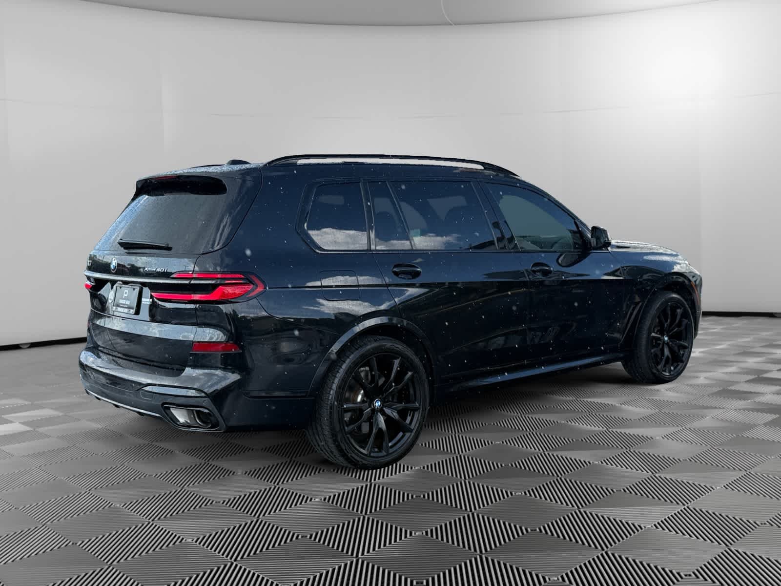 Used 2024 Black Sapphire Metallic BMW xDrive40i image 5