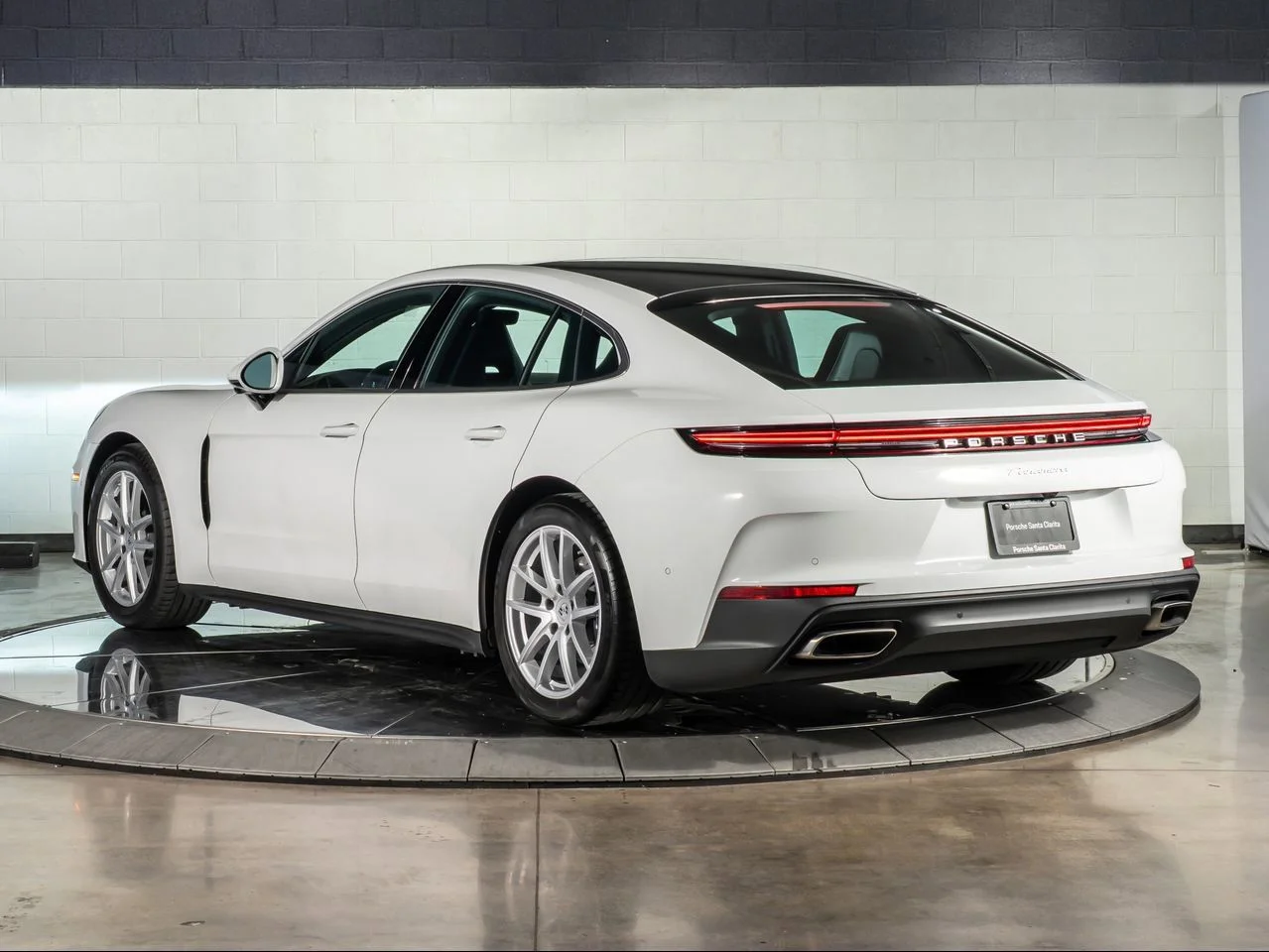 Used 2025 White Porsche  image 3