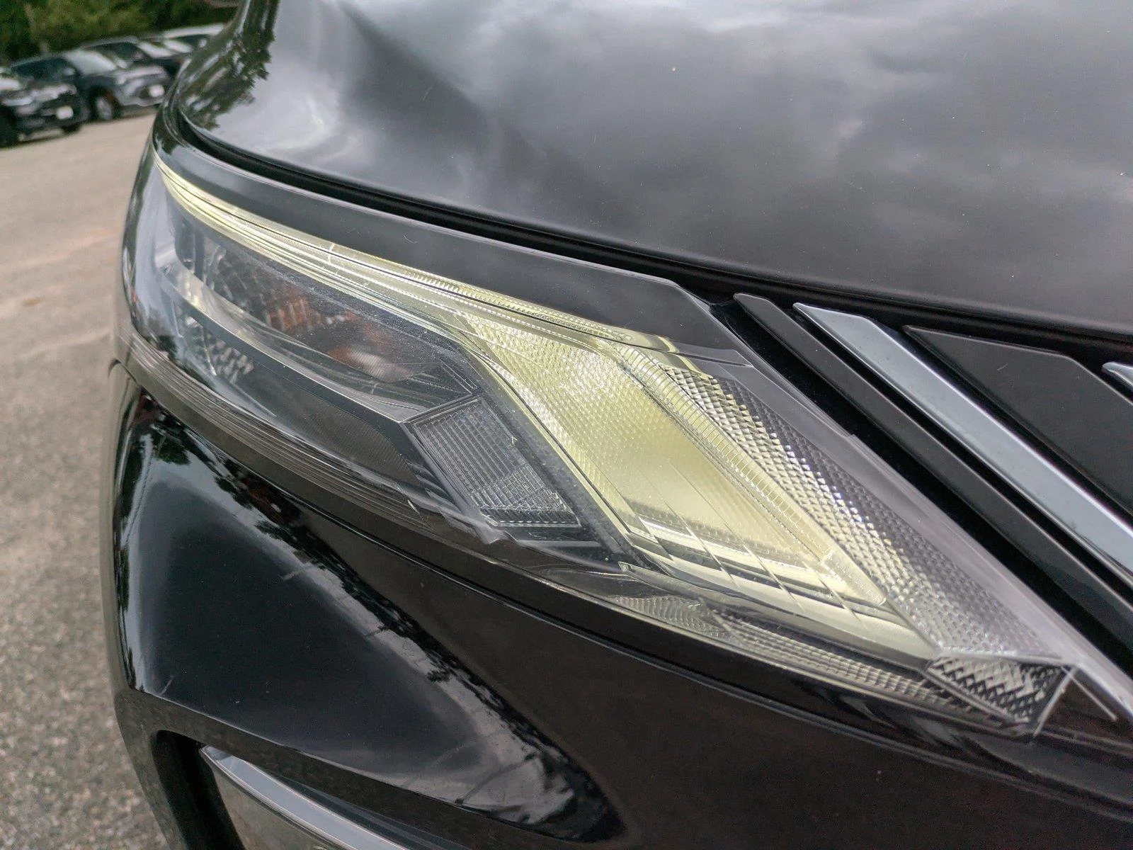 Used 2023 Super Black Nissan SL image 10