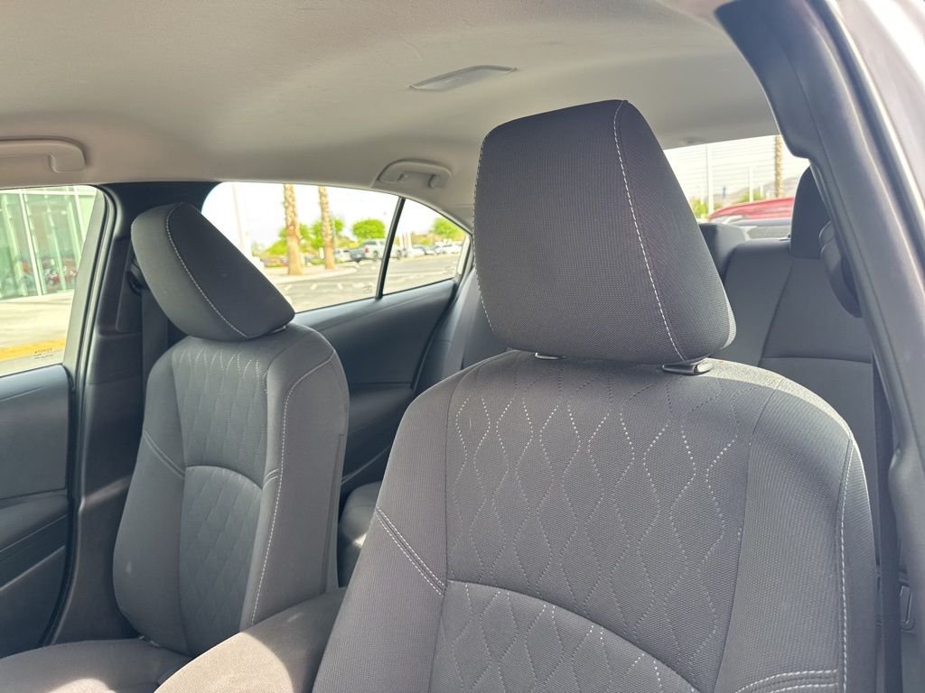 2025 Toyota Corolla LE - Photo 15