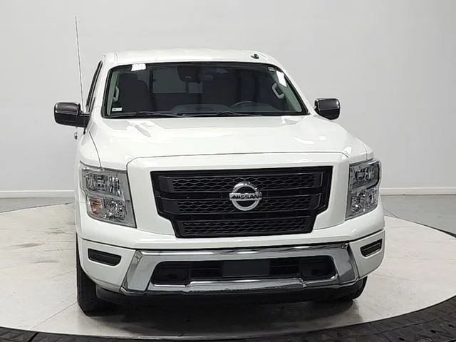 Used 2021 White Nissan SV image 2