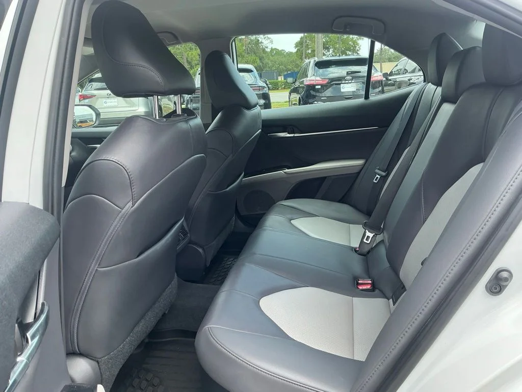 Used 2020 Beige Toyota XLE image 30