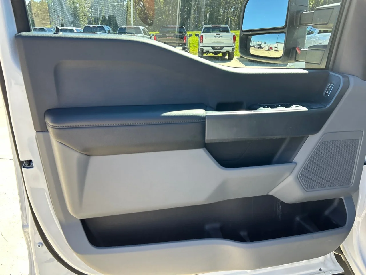 Used 2023 White Ford XL image 10