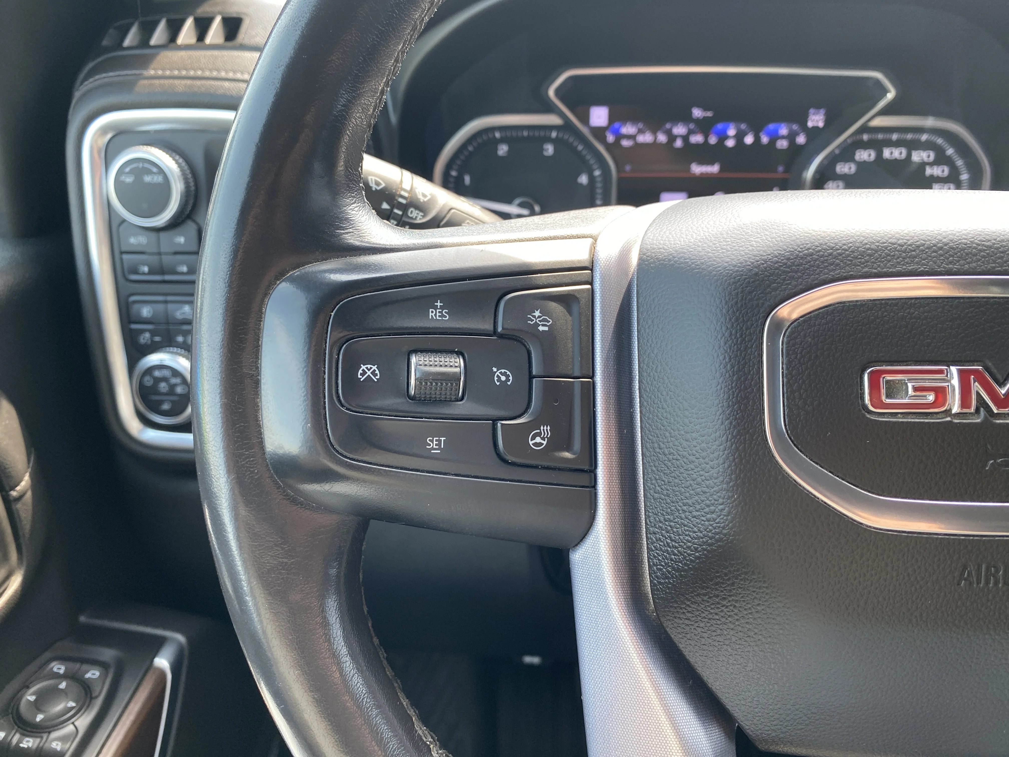 Used 2020 Black GMC Crew Cab SLT image 12