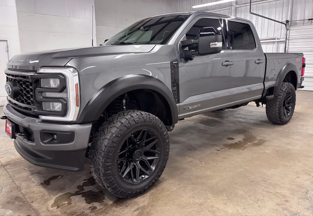 Used 2024 Gray Ford Lariat image 3