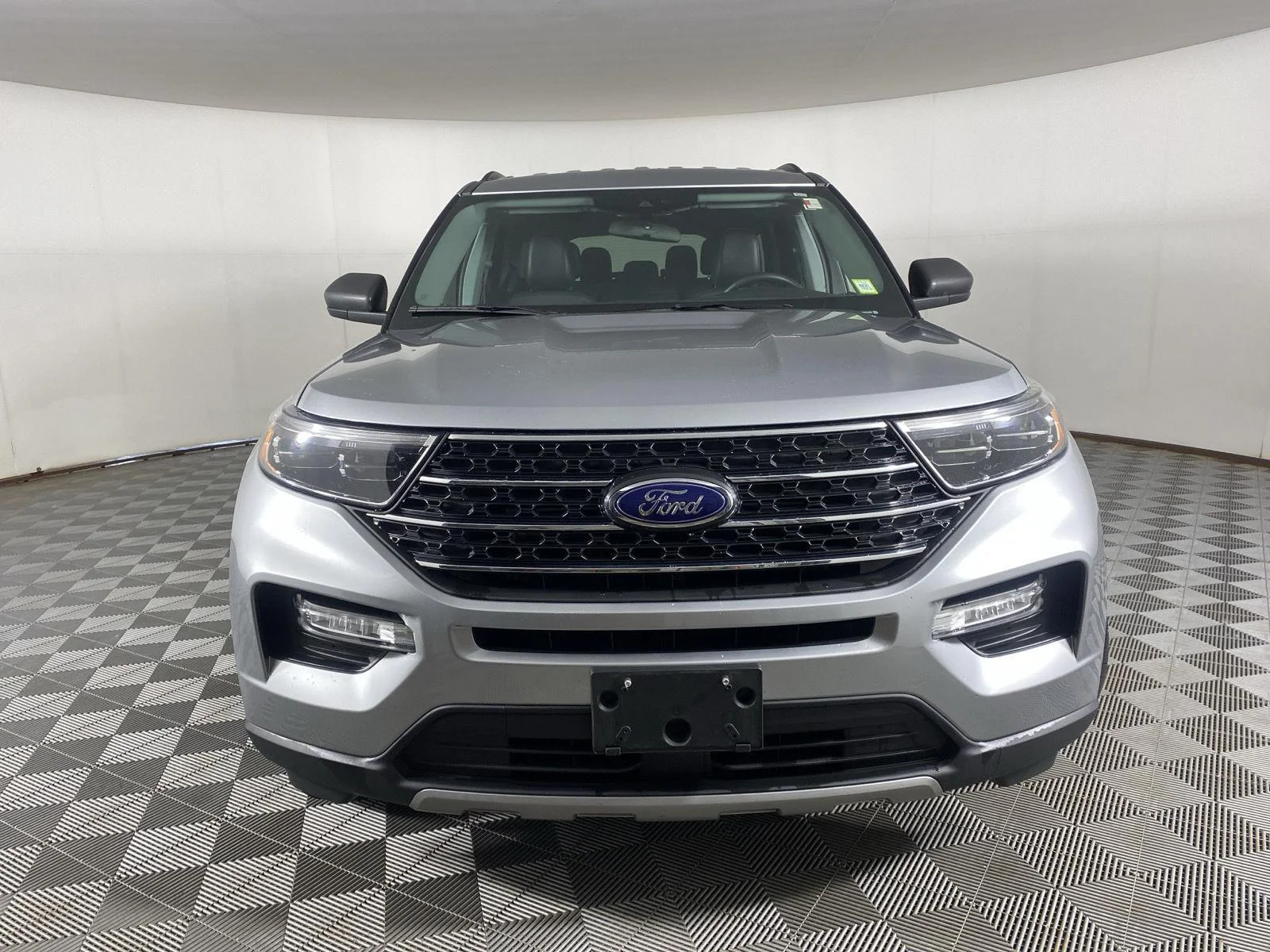 Used 2023 Iconic Silver Ford XLT image 5