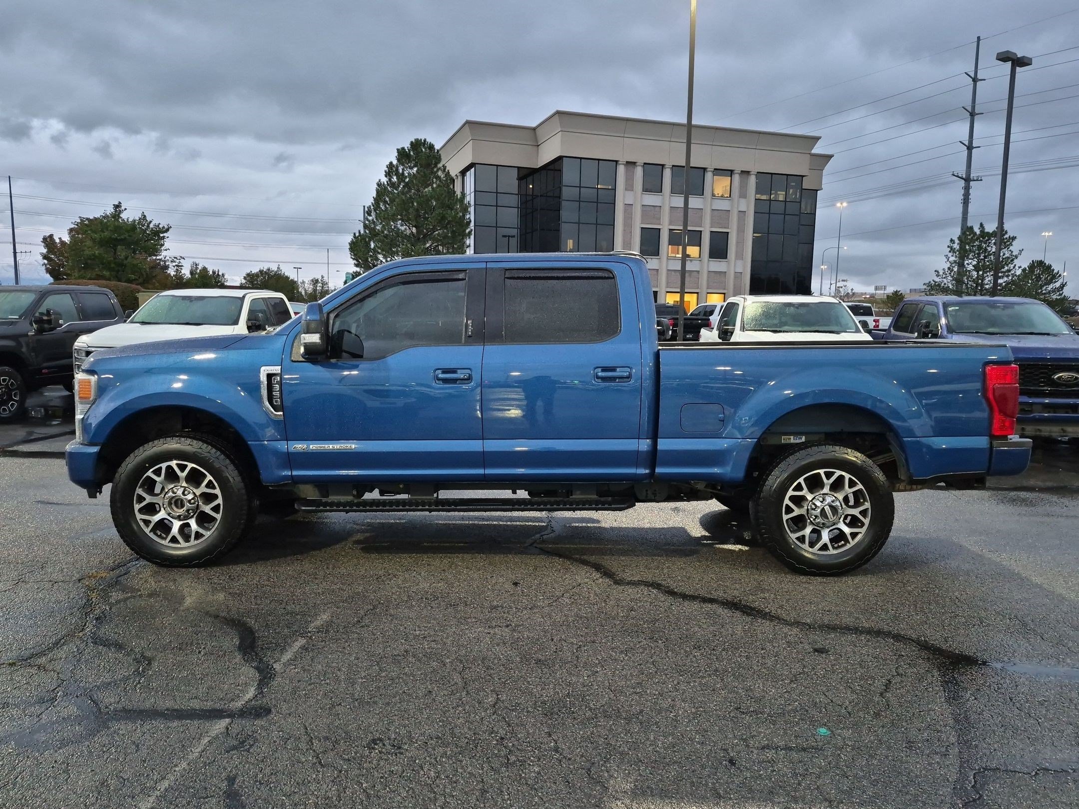 Used 2022 Blue Metallic Ford LARIAT image 7