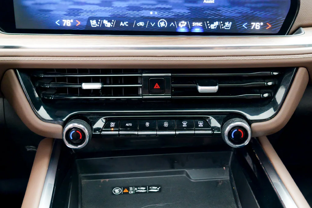 Used 2025 Black Chevrolet High Country image 53
