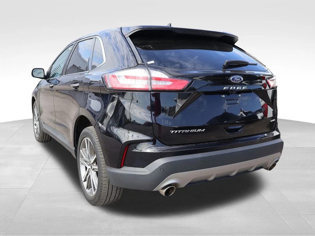 Used 2024 Black Metallic Ford Titanium image 18