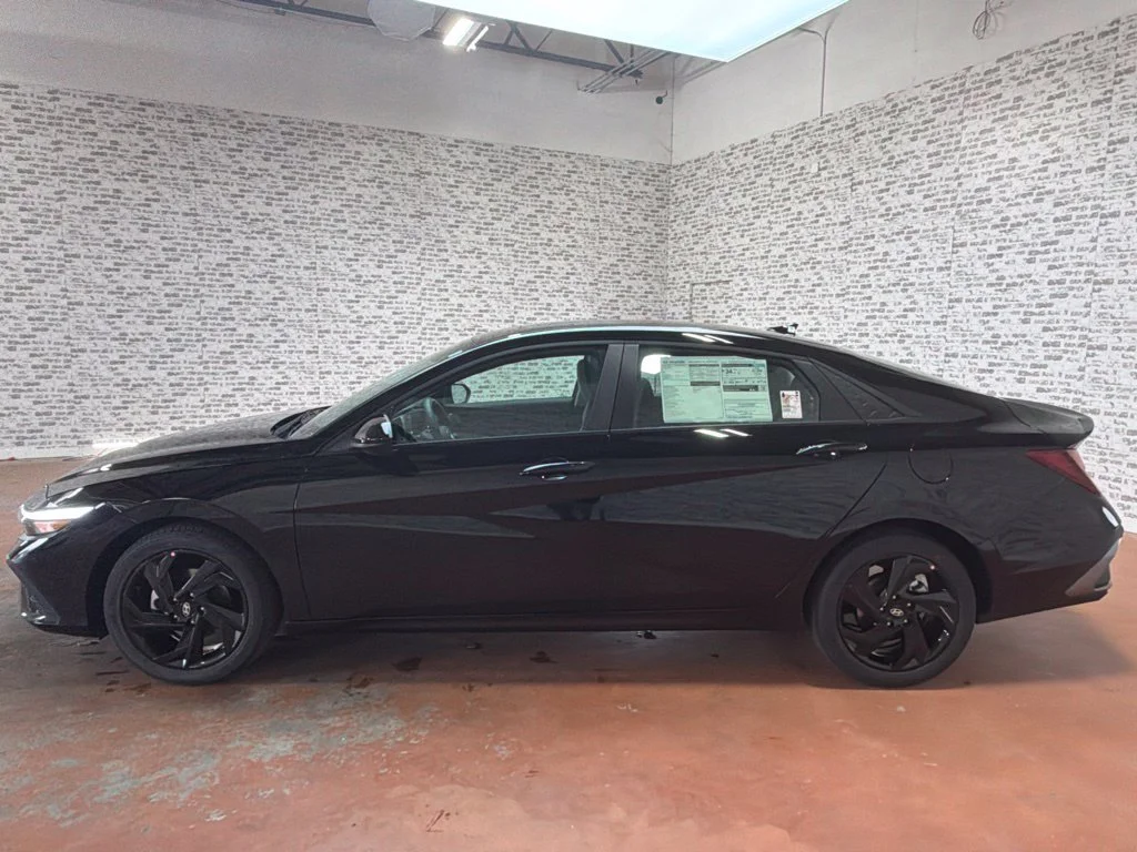 New 2026 Abyss Black Hyundai SEL Sport Plus image 4