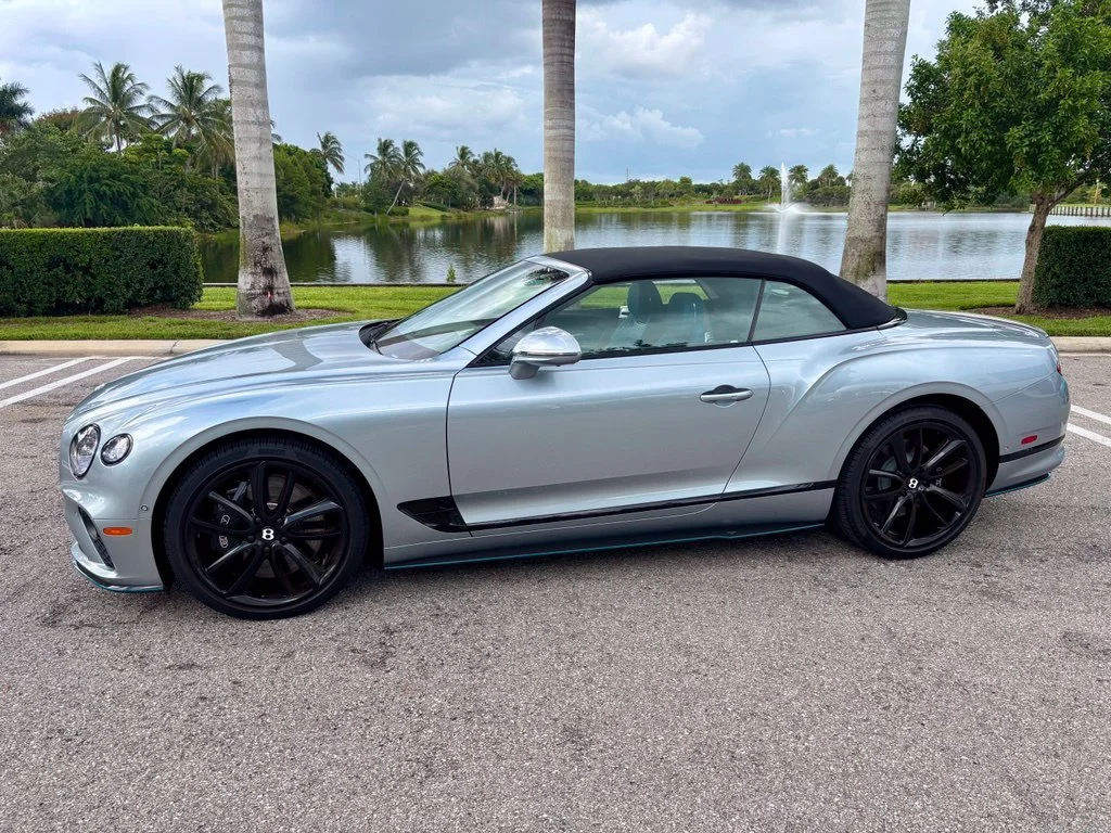 Used 2022 Silver Bentley V8 image 2