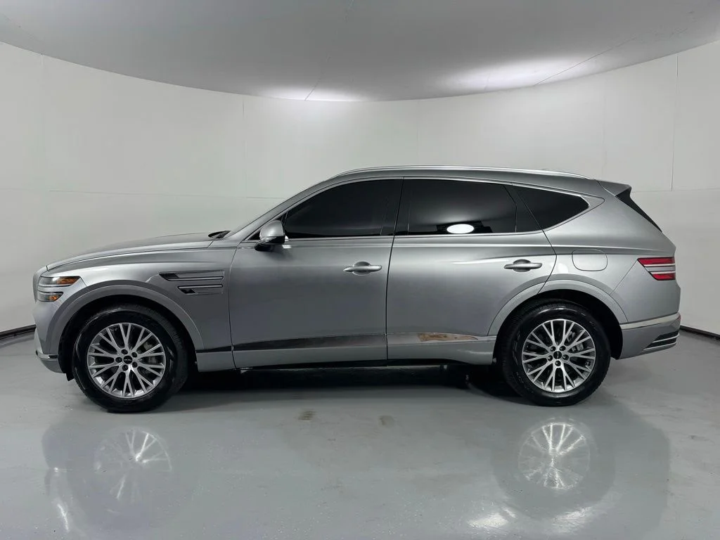 Used 2025 Silver Genesis 2.5T image 4