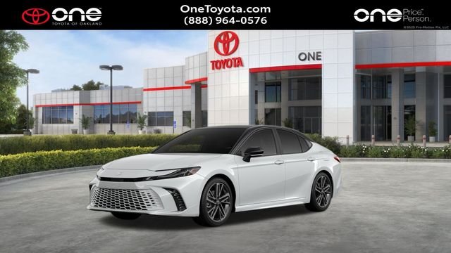 New 2026 Wind Chill Pearl with Midnight Black Metallic roof <sup>1</sup> Toyota  XSE image 2