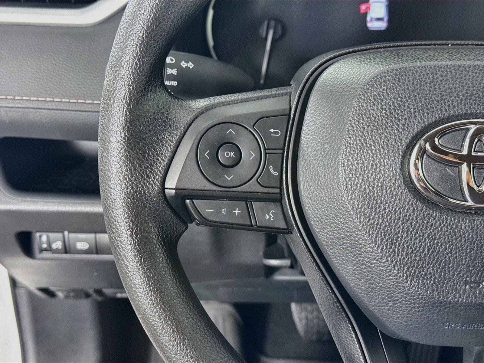 Used 2025 Ice Cap Toyota XLE image 17