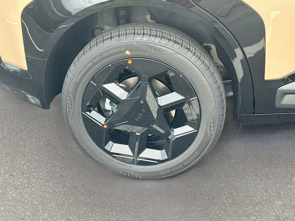 New 2027 Terrain Brown / Black Roof Kia X-Line image 29