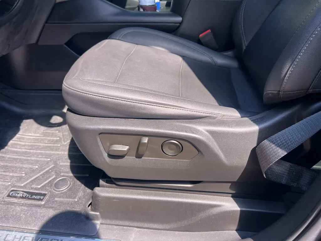 Used 2022 Midnight Blue Metallic Chevrolet Z71 image 7