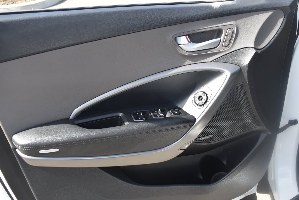 Used 2018 White Hyundai 2.4 Base image 24