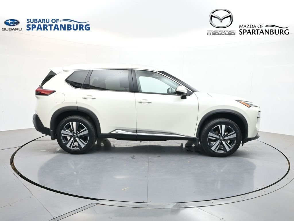 Used 2023 White Nissan SL image 9