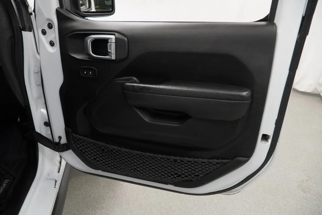 Used 2022 White Jeep Unlimited Rubicon 4xe image 46