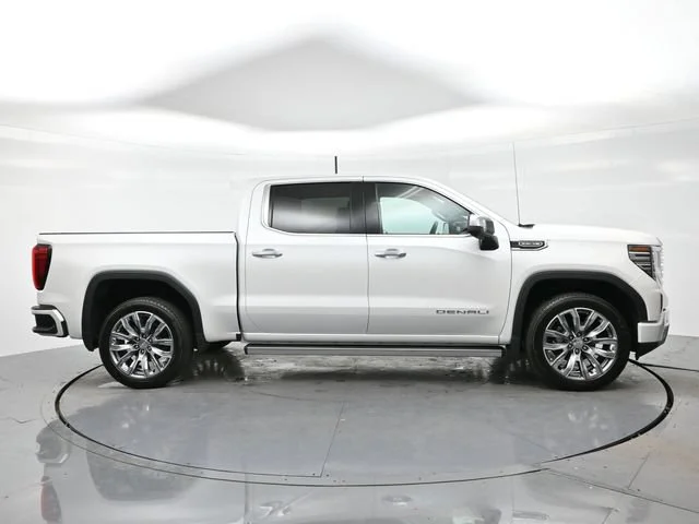 Used 2025 White Frost Tricoat GMC Denali image 8