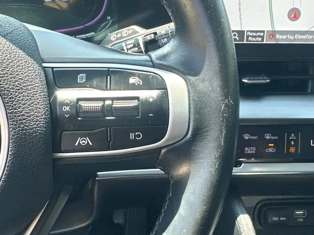 Used 2025 Black Kia EX image 15