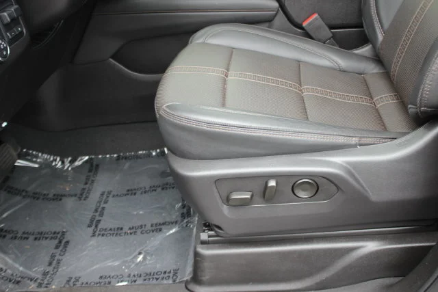 Used 2025 Black Chevrolet High Country image 22